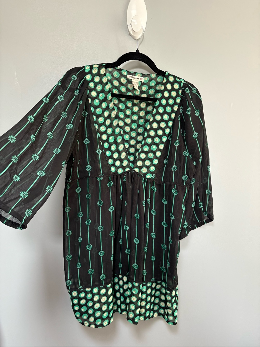 Forever 21 Black & Green Boho Patterned V-Neck Elbow Length Sleeve Blouse Size M